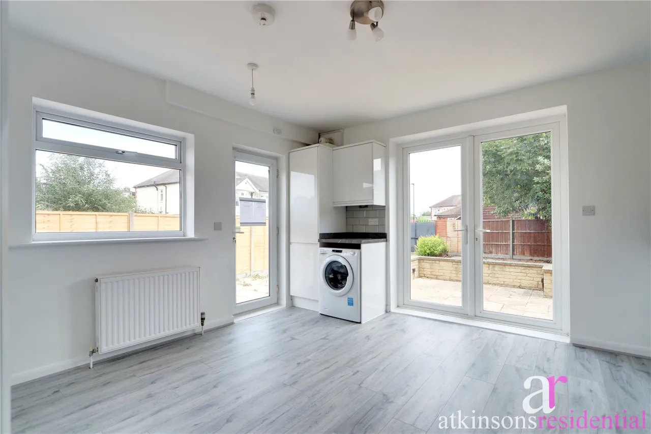 Willow Road, Enfield, Middlesex, EN1 3NE, photo 6