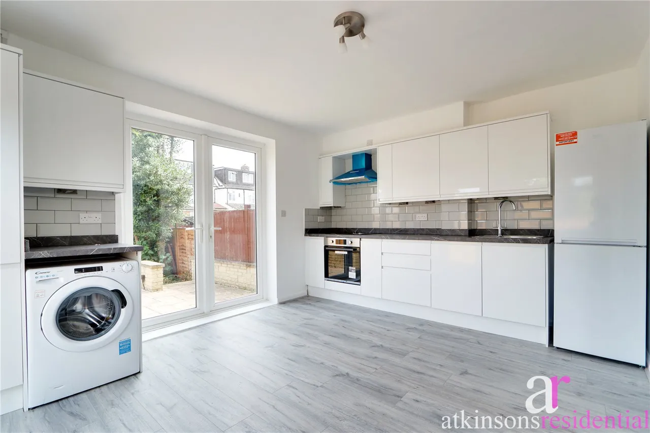 Willow Road, Enfield, Middlesex, EN1 3NE, photo 4