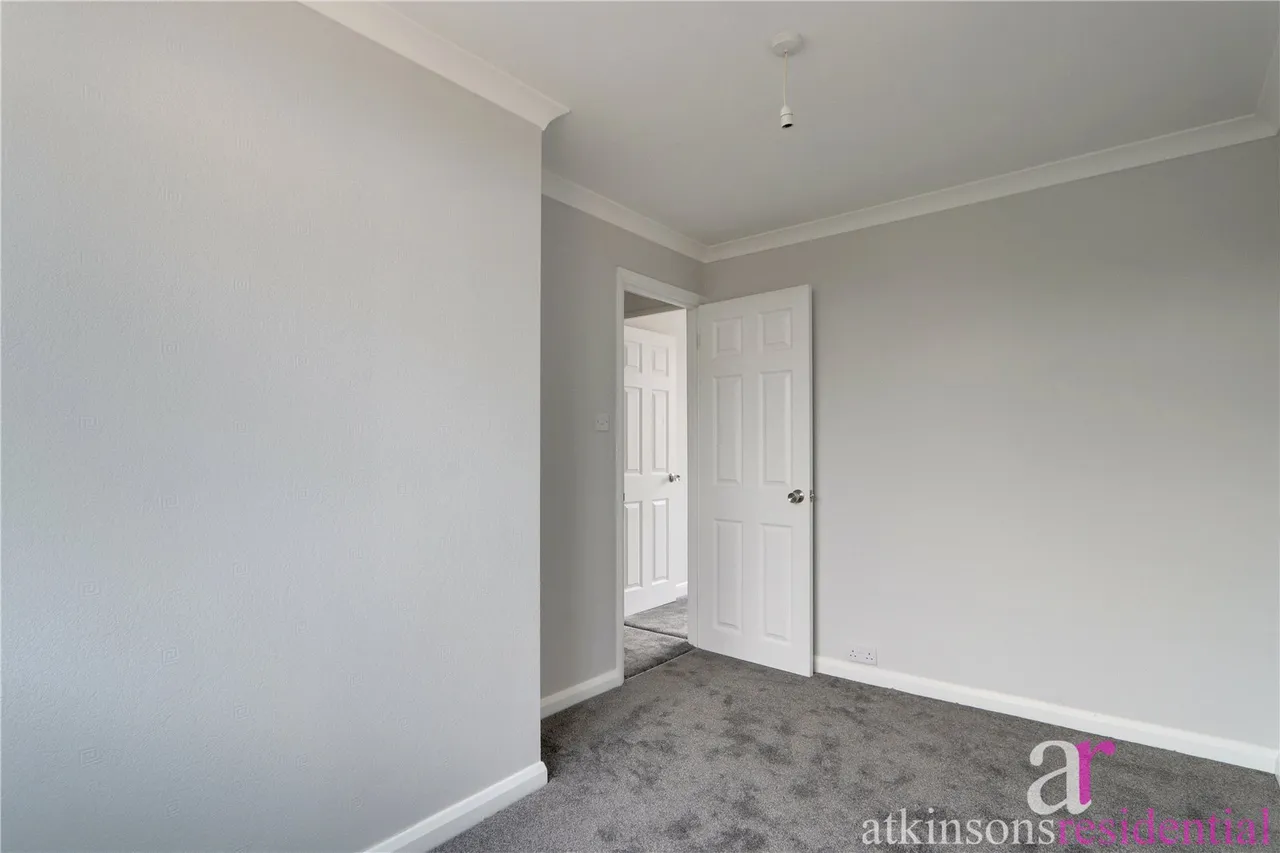 Willow Road, Enfield, Middlesex, EN1 3NE, photo 12