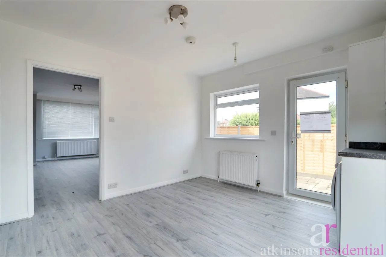Willow Road, Enfield, Middlesex, EN1 3NE, photo 5