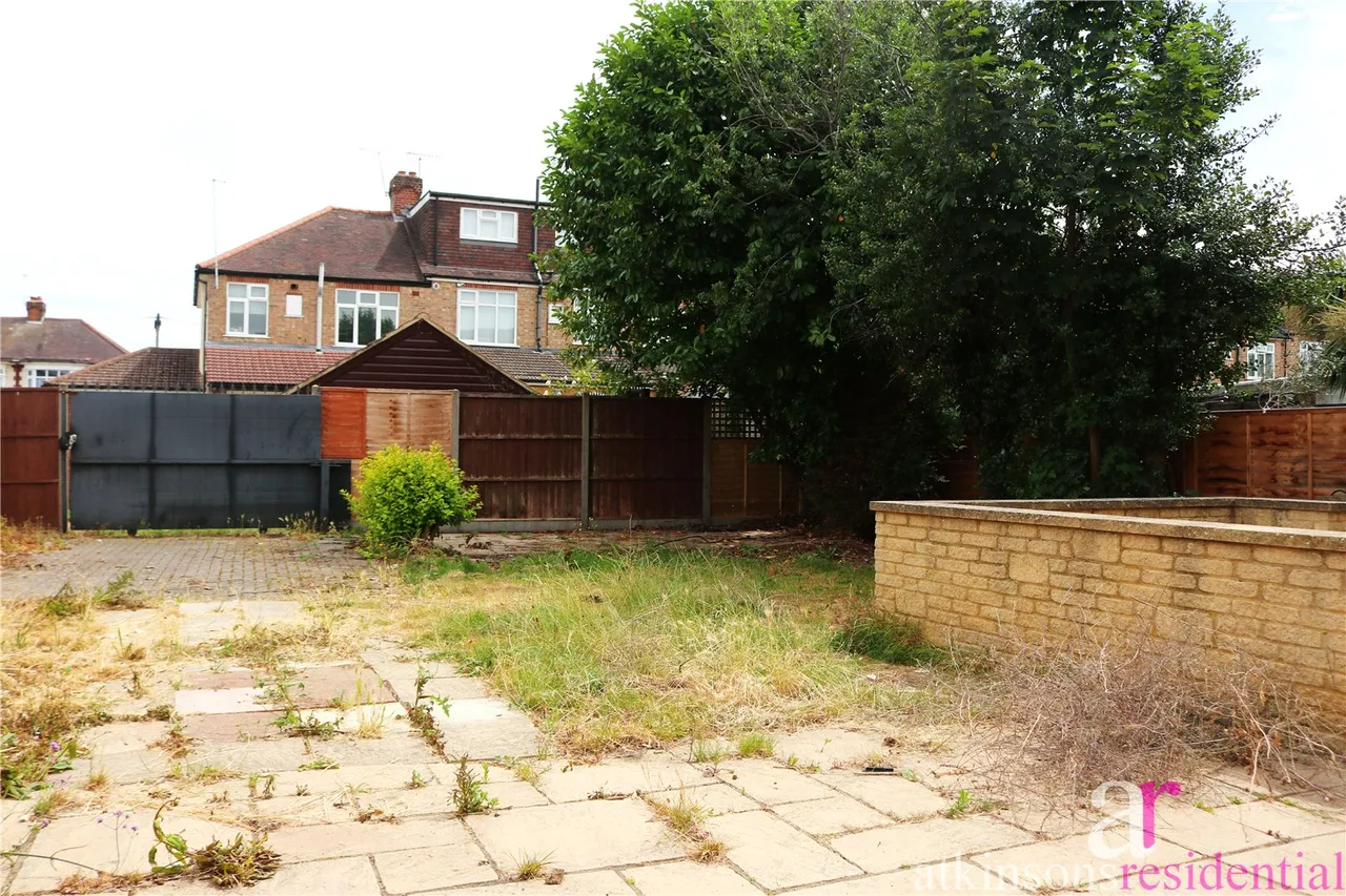 Willow Road, Enfield, Middlesex, EN1 3NE, photo 13