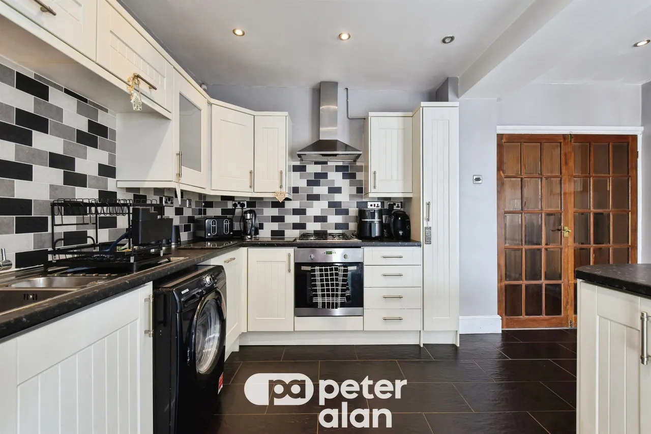 Bryn Seion Street, Tredegar, NP22, photo 7