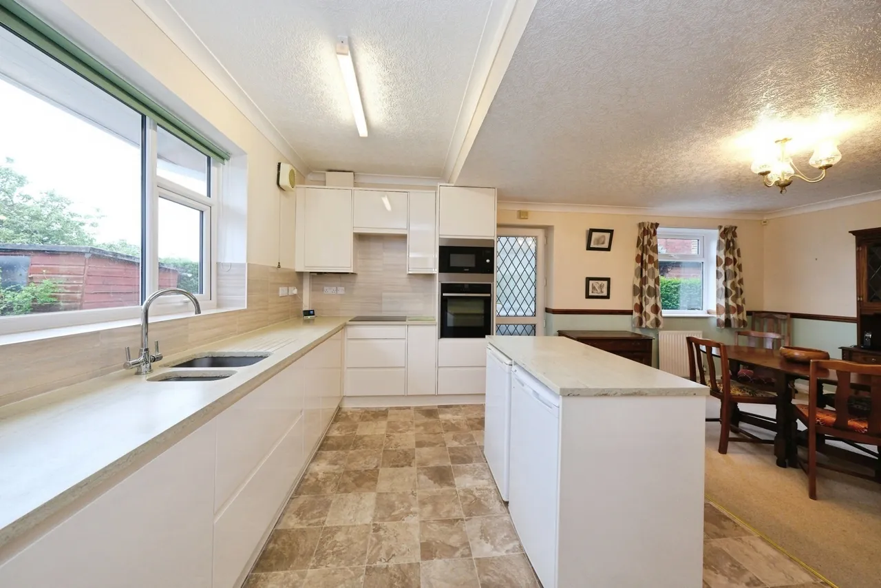 Woodland Road, Forest Town, Mansfield, Nottinghamshire, NG19, photo 6
