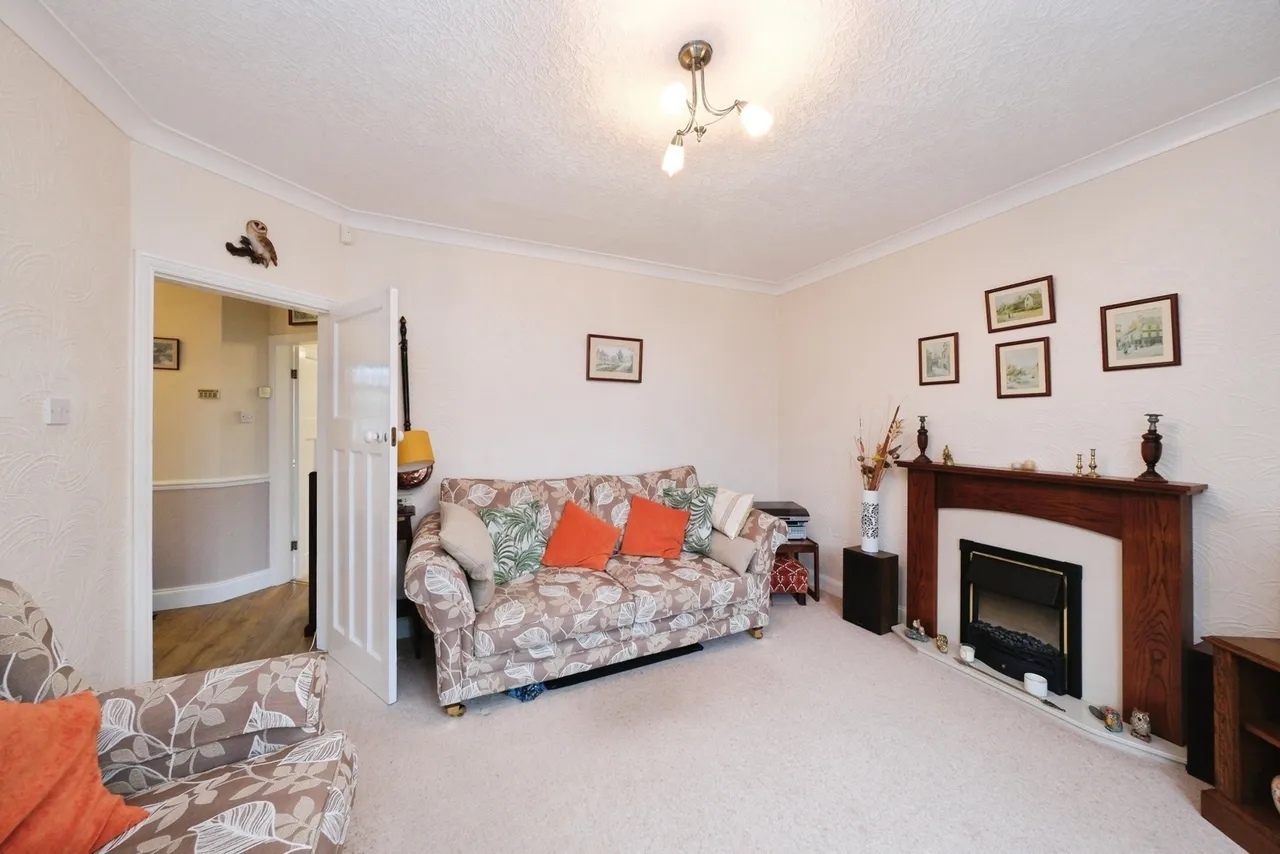 Woodland Road, Forest Town, Mansfield, Nottinghamshire, NG19, photo 4