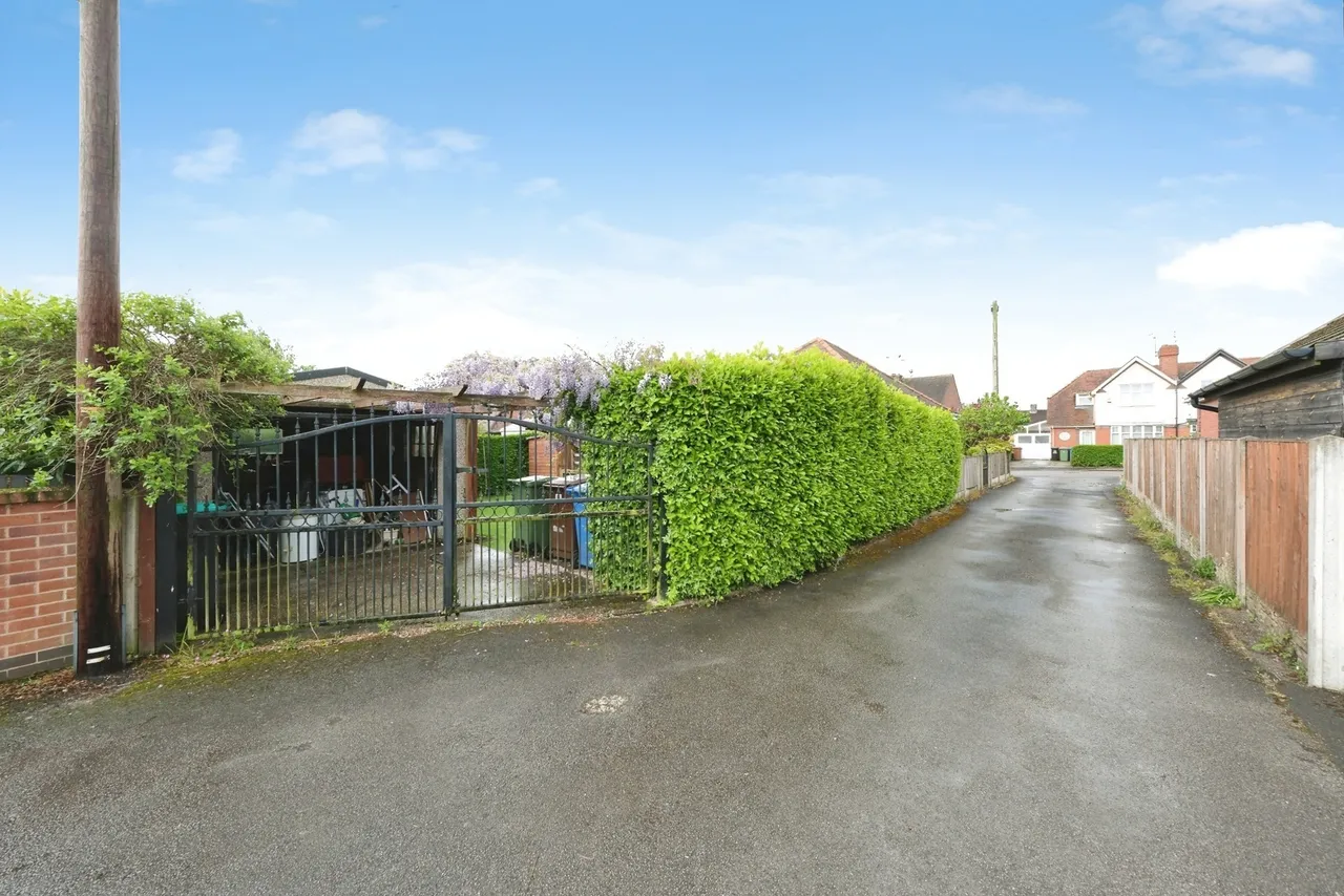 Woodland Road, Forest Town, Mansfield, Nottinghamshire, NG19, photo 17