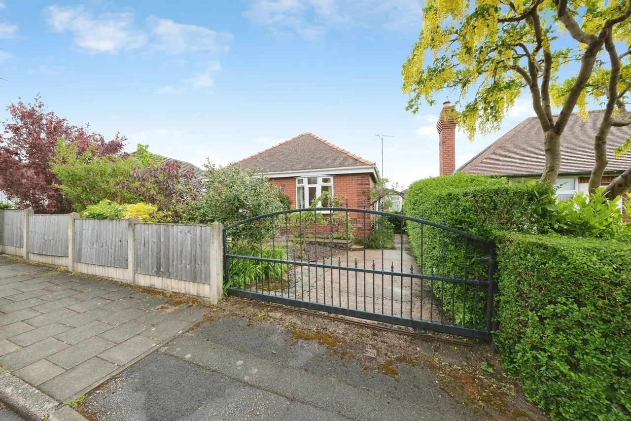 Woodland Road, Forest Town, Mansfield, Nottinghamshire, NG19, photo 16