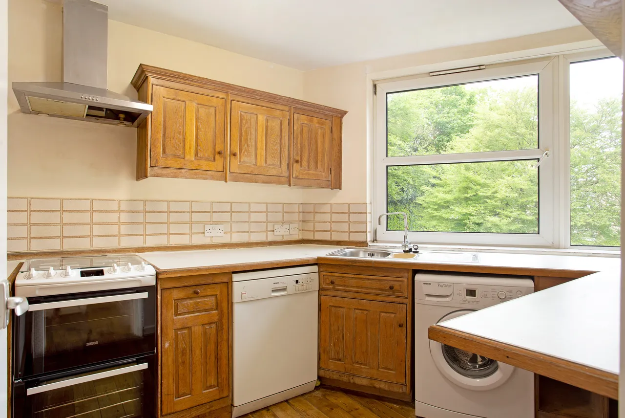 Heathside, WEYBRIDGE, KT13, photo 3