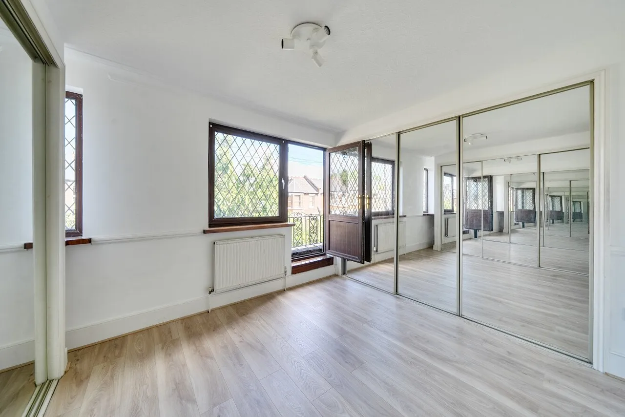 Manor Park Road, East Finchley, N2, photo 3