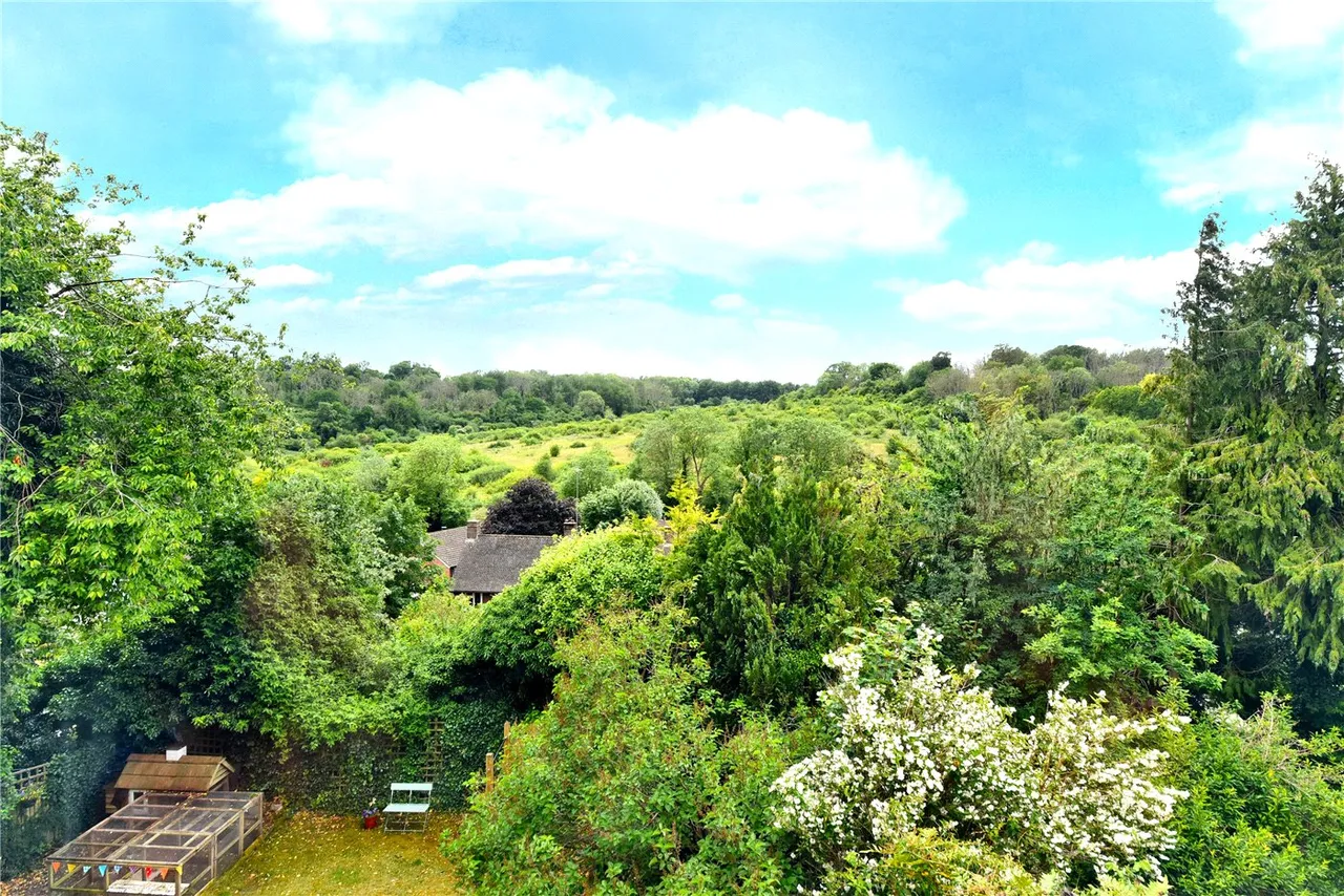 The Readens, Banstead, SM7, photo 18