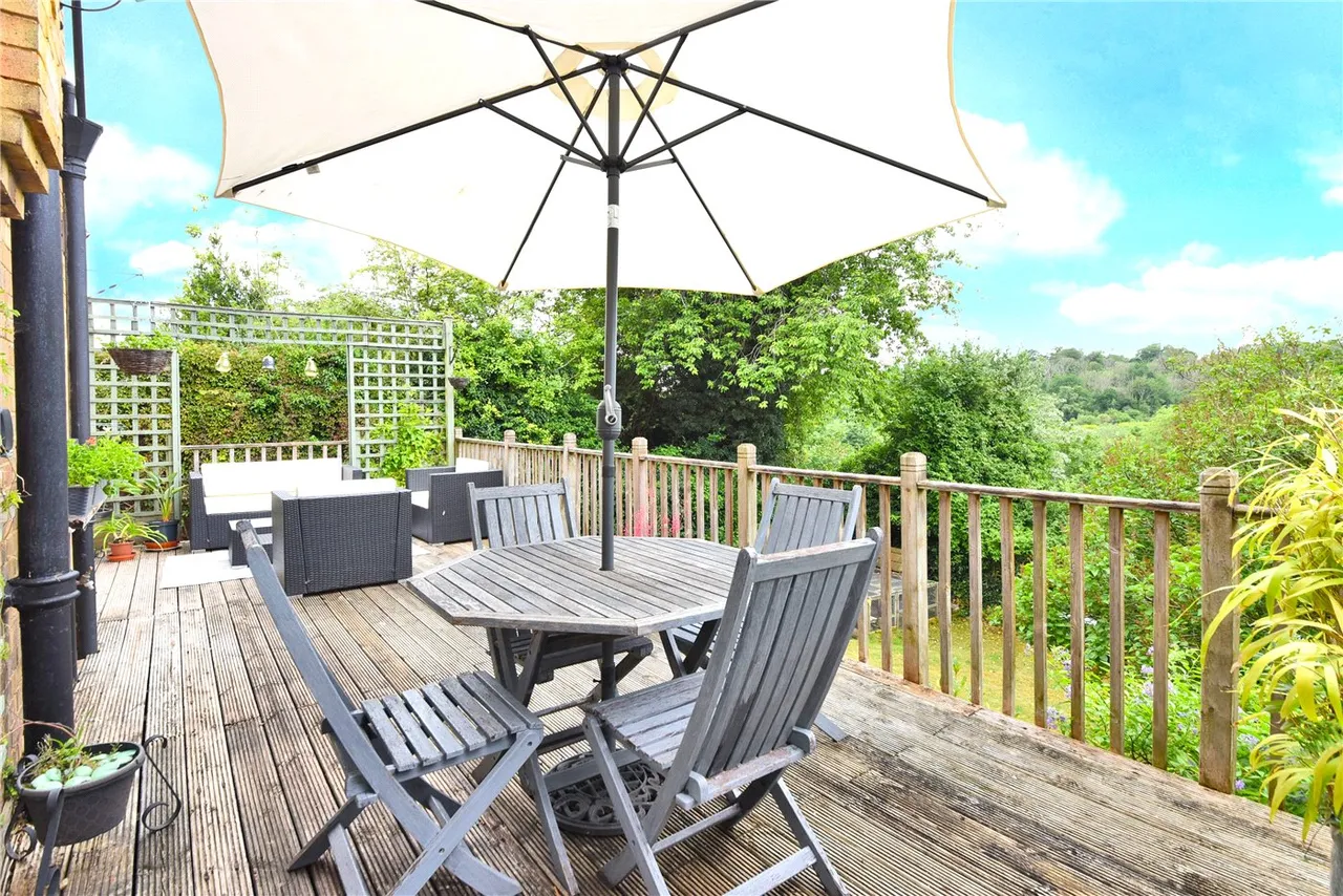 The Readens, Banstead, SM7, photo 21