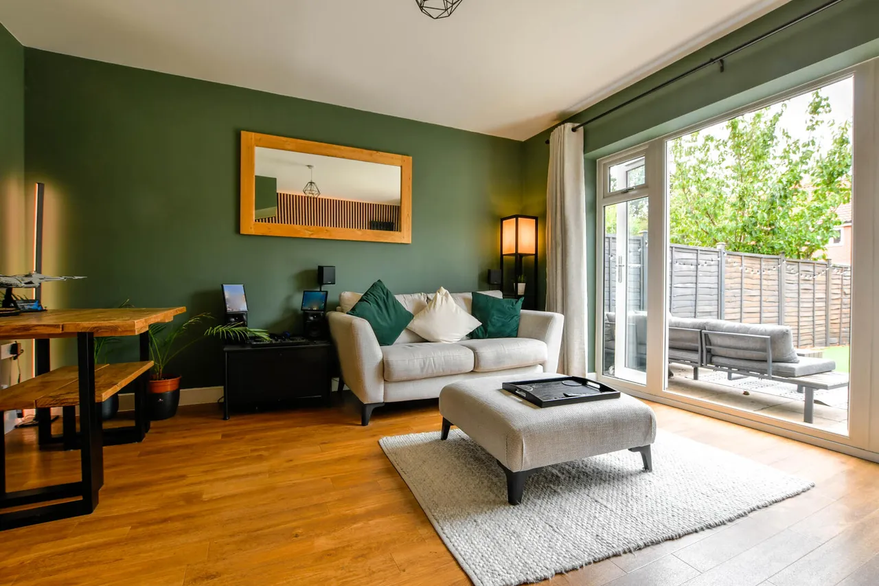 Larnach Drive, Kentford, CB8, photo 6