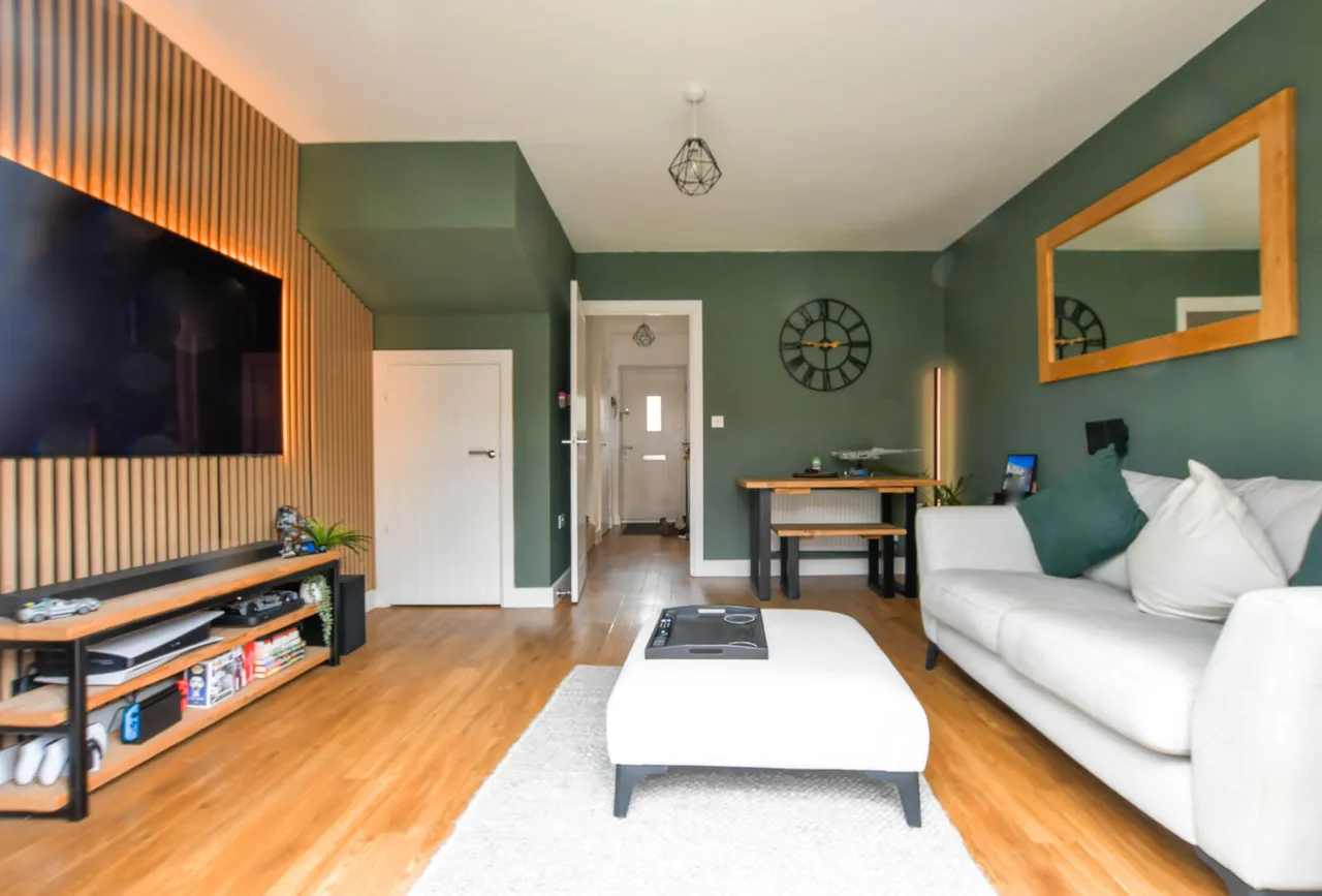 Larnach Drive, Kentford, CB8, photo 4