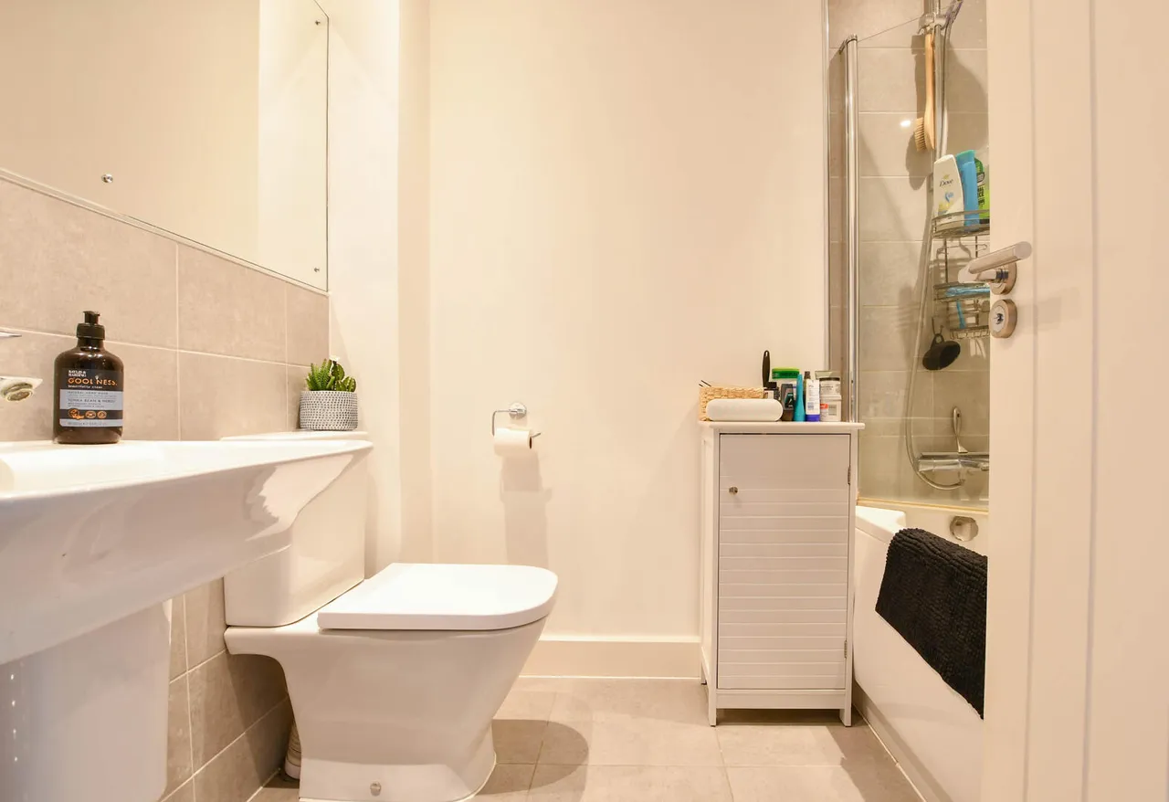 Larnach Drive, Kentford, CB8, photo 9