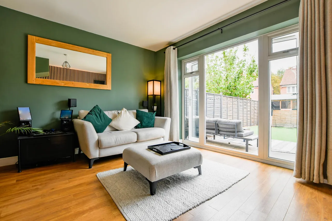 Larnach Drive, Kentford, CB8, photo 5