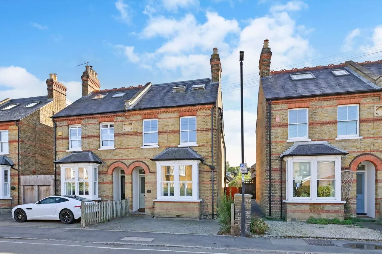 4 bed house for sale, Bolton Road, Windsor, SL4