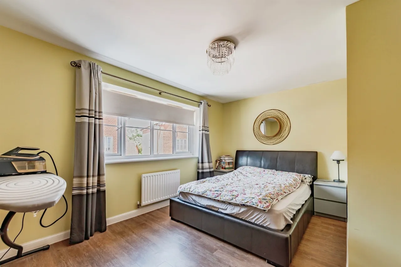 Apsley Road, Horley, photo 9
