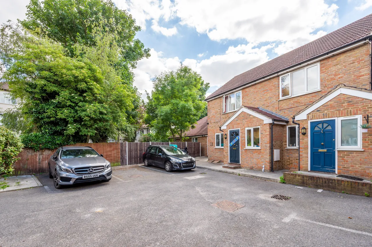 Flat 2, 1b Taffy's How, Mitcham, photo 3