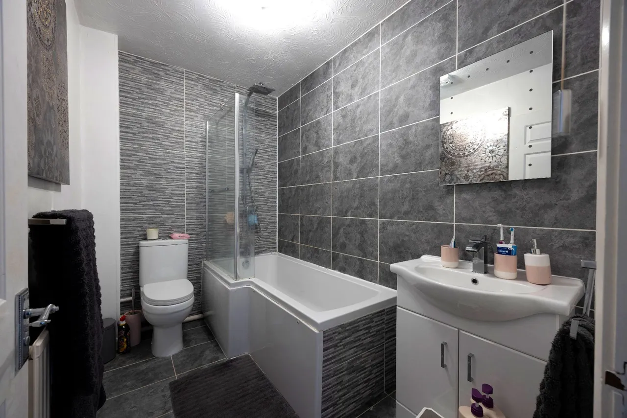 The Squires, Blackminster, WR11, photo 16