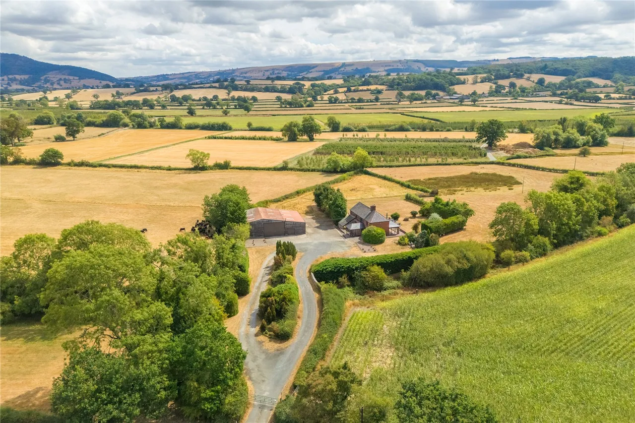Guilsfield, Welshpool, Powys, SY21 9PS, photo 37