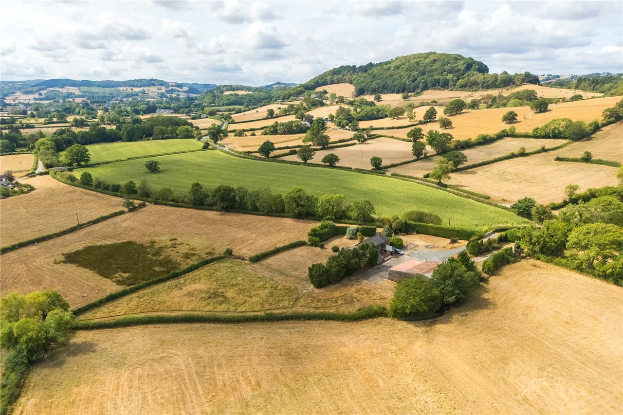 Guilsfield, Welshpool, Powys, SY21 9PS, photo 39