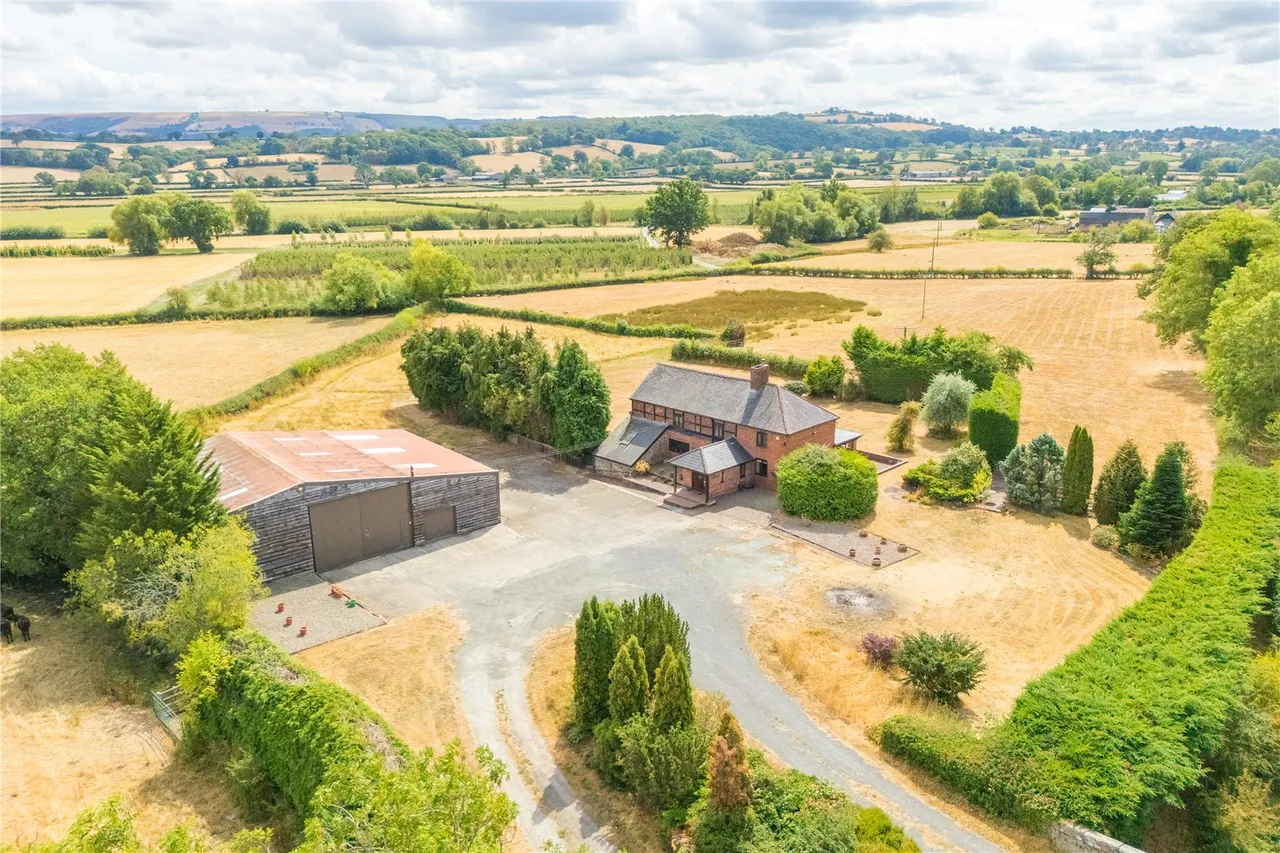Guilsfield, Welshpool, Powys, SY21 9PS, photo 3