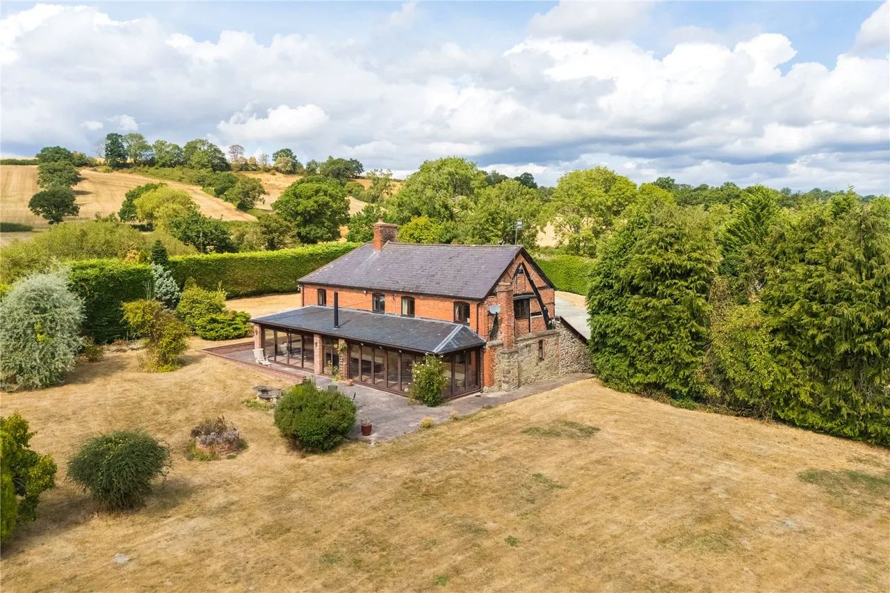 4 bed house for sale — Guilsfield, Welshpool, Powys, SY21 9PS