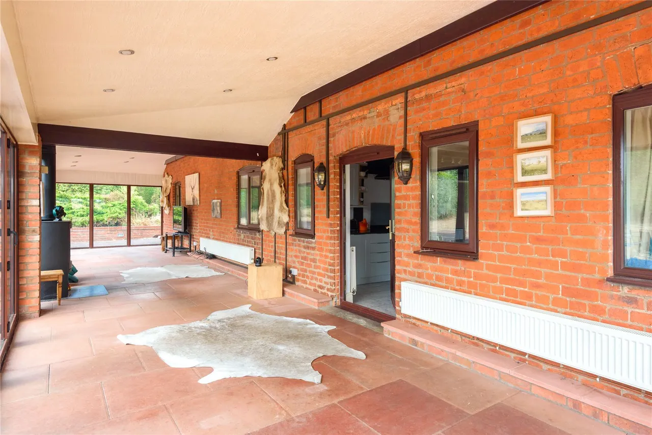 Guilsfield, Welshpool, Powys, SY21 9PS, photo 15