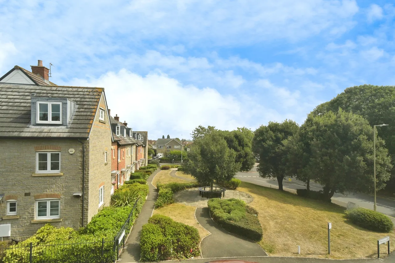 Strouds Close, Old Town, SN3, photo 2