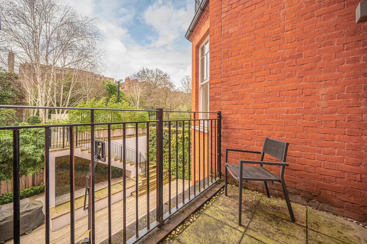 London, NW3, photo 17