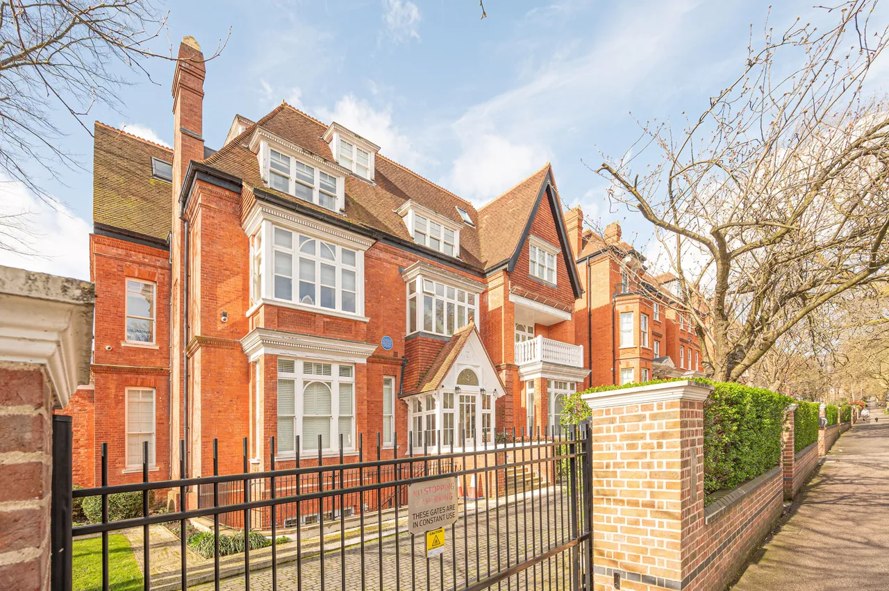 London, NW3, photo 6