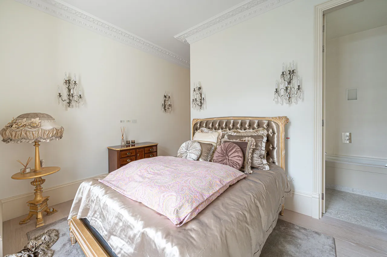 London, NW3, photo 13