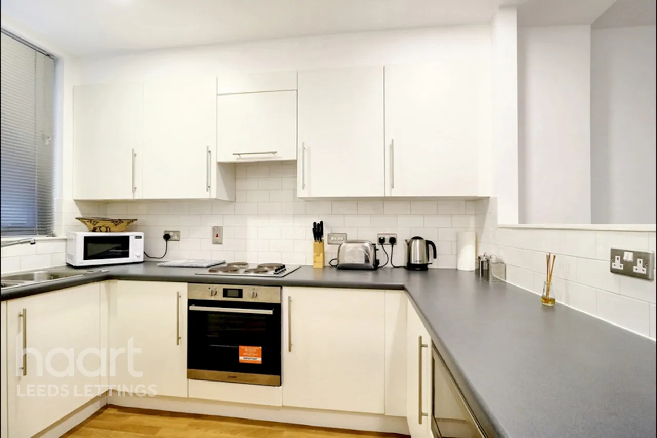 Crown Street, LS2, photo 5