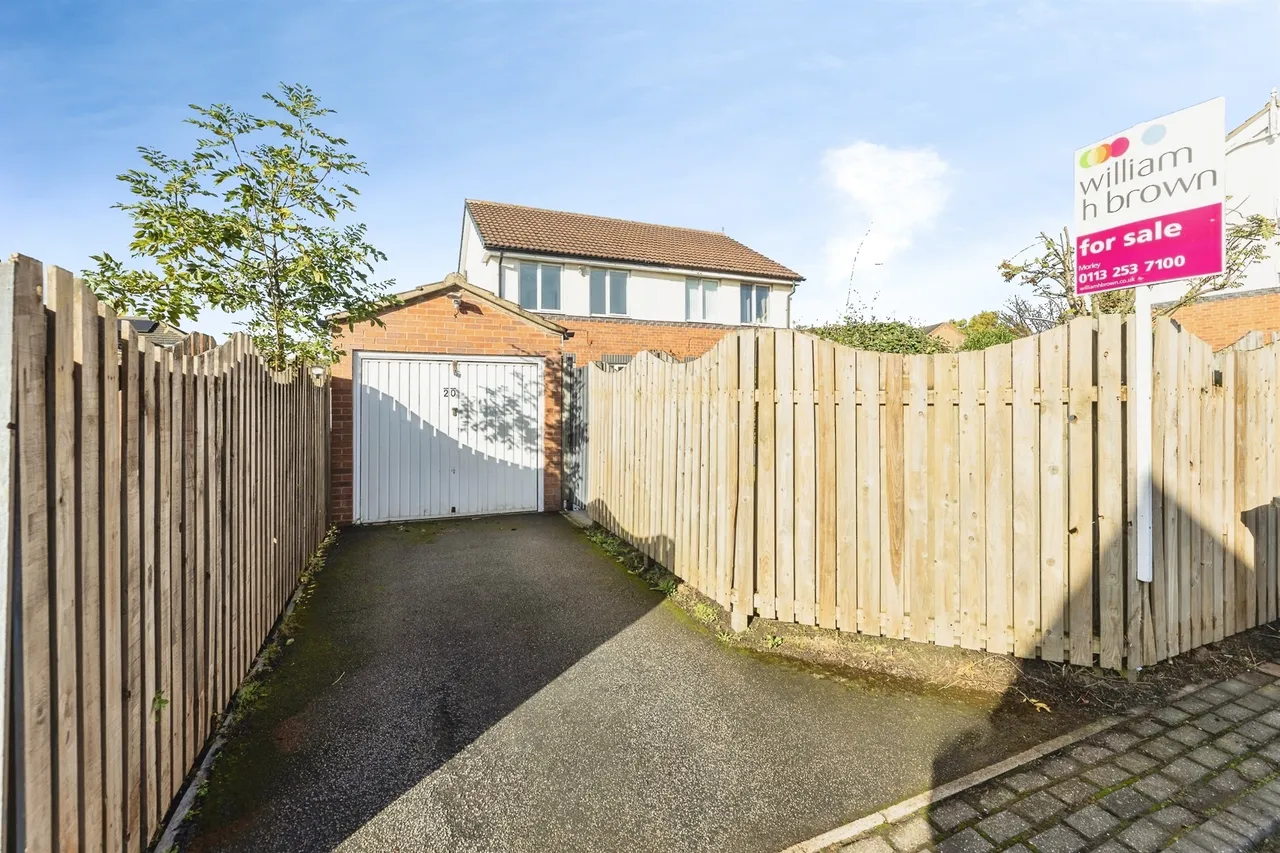 Ascot Gardens, Leeds, LS10, photo 19