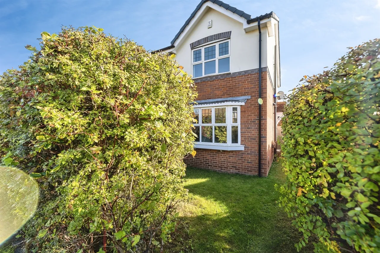 Ascot Gardens, Leeds, LS10, photo 18