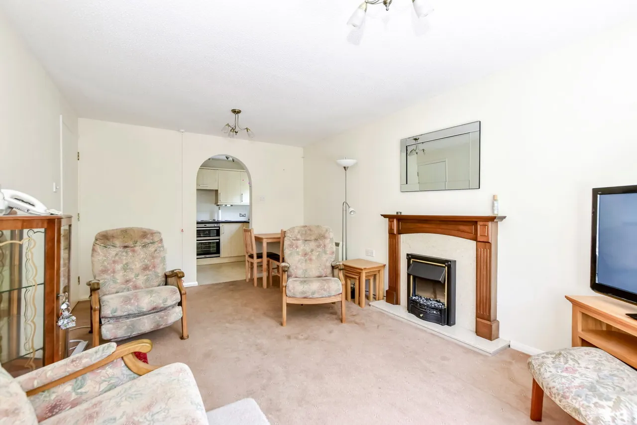High Street, Abbots Langley, WD5 0EL, photo 3