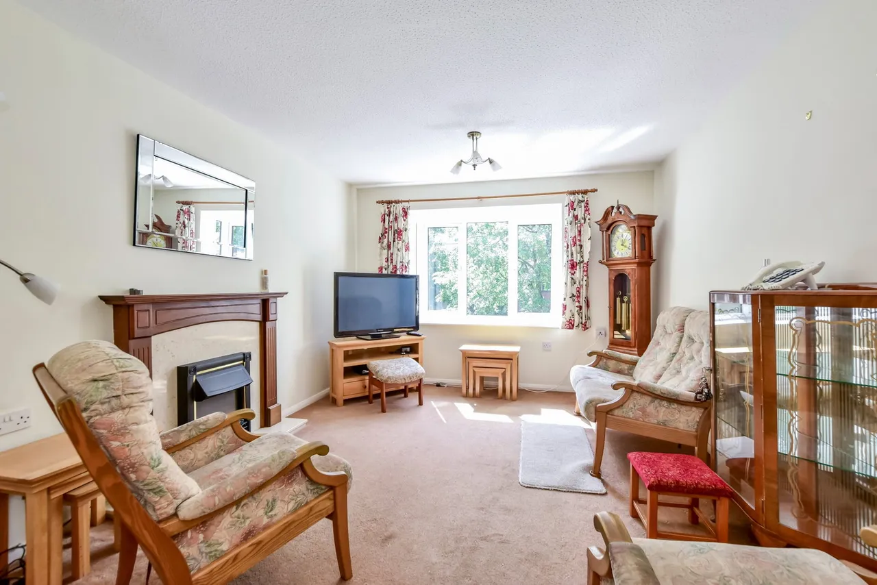 High Street, Abbots Langley, WD5 0EL, photo 2