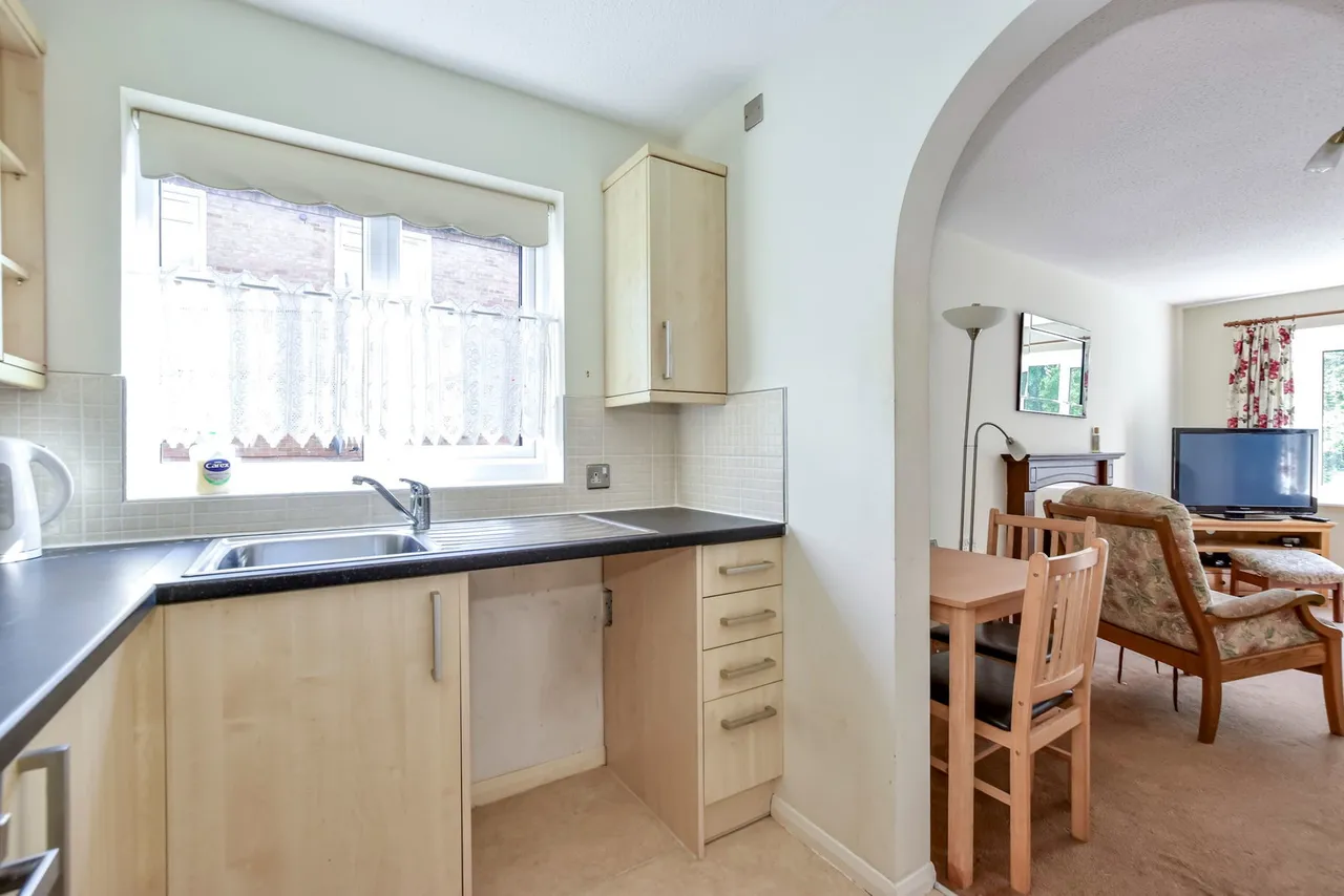 High Street, Abbots Langley, WD5 0EL, photo 8