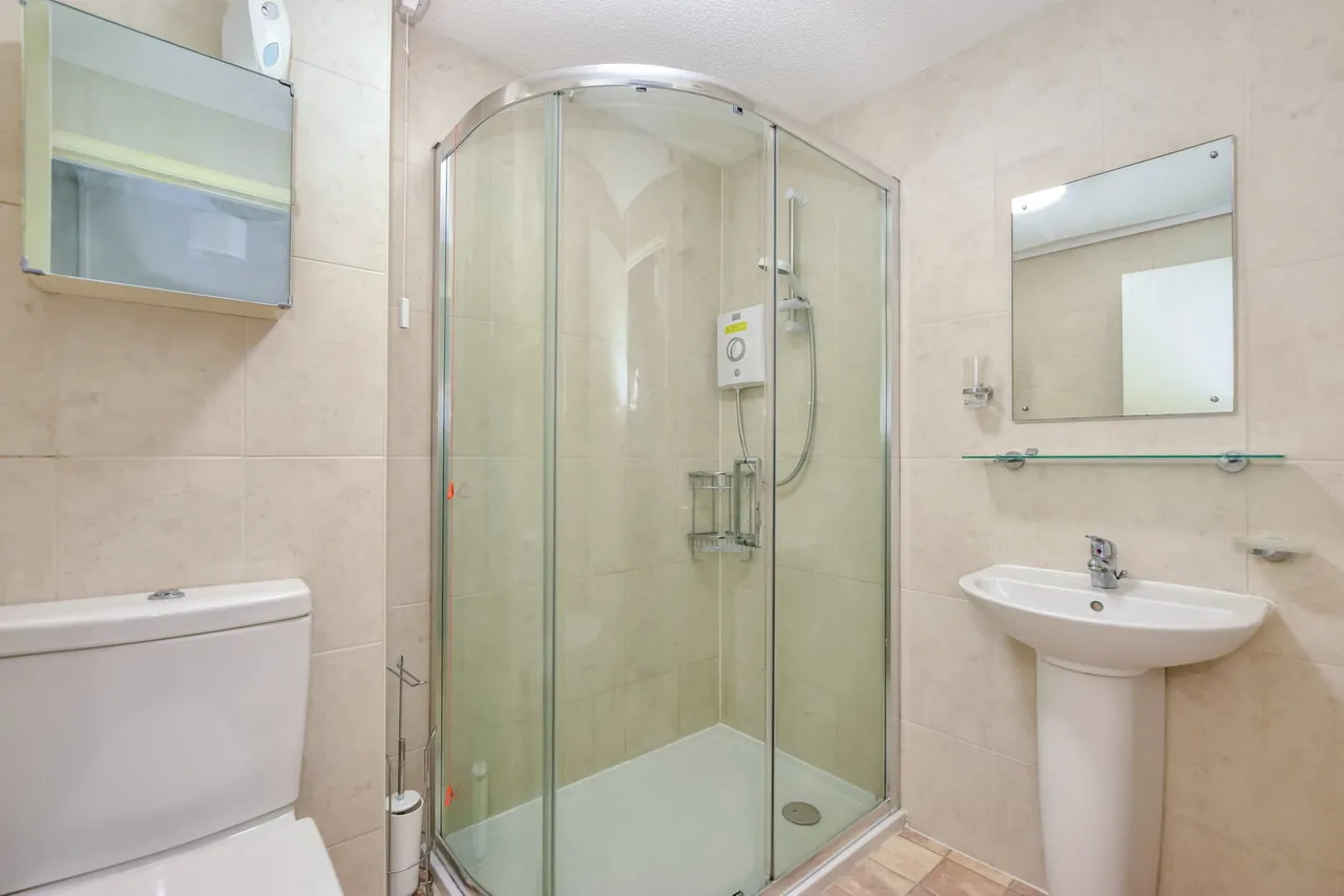 High Street, Abbots Langley, WD5 0EL, photo 12