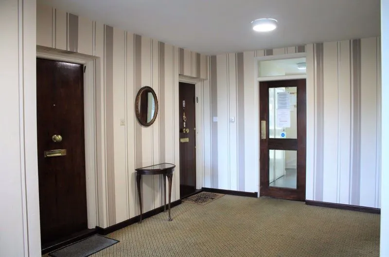 Tenterden Grove, London NW4 1TL, photo 8