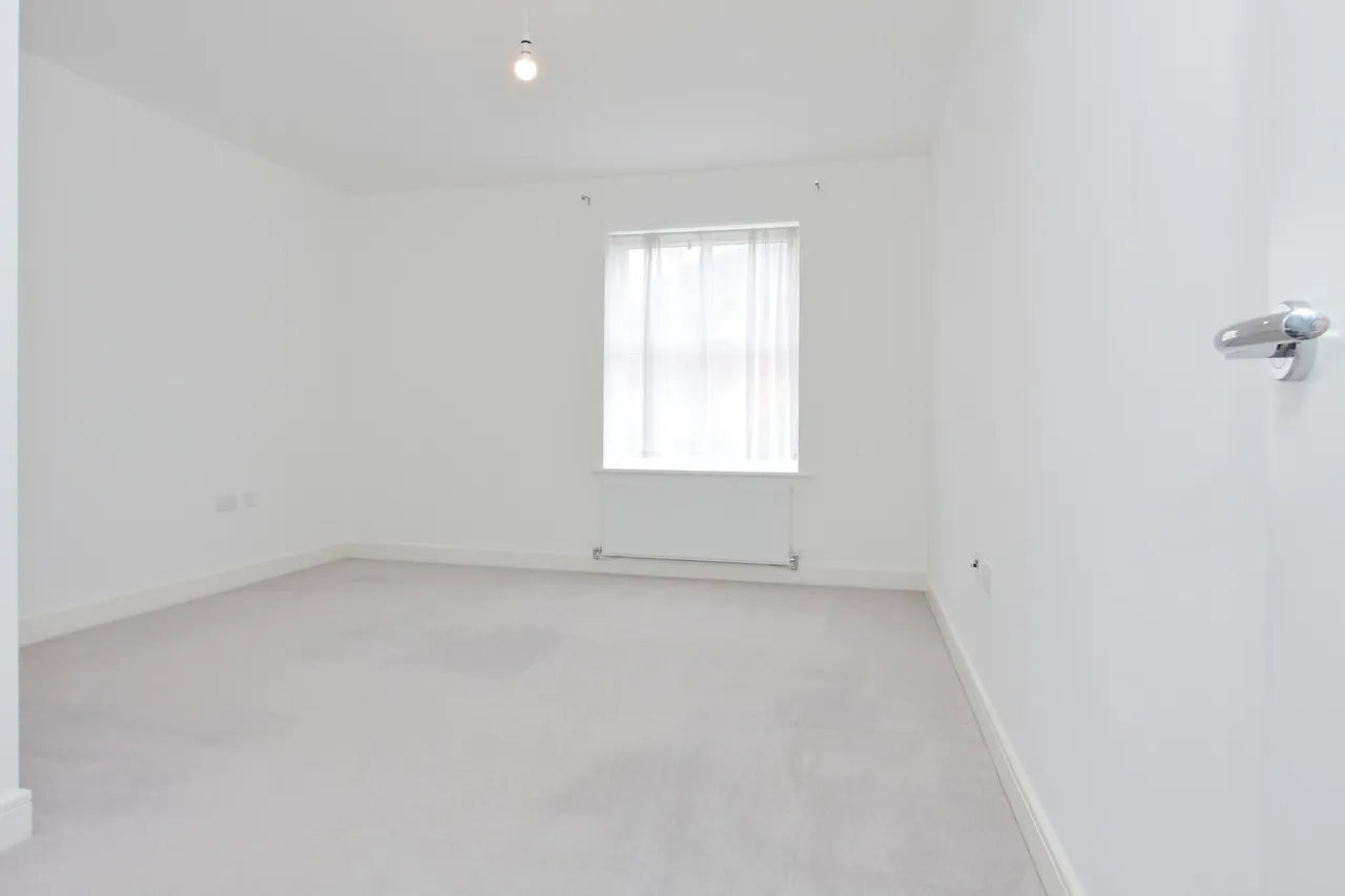 Draper Close, Augusta Park, Andover, SP11, photo 5