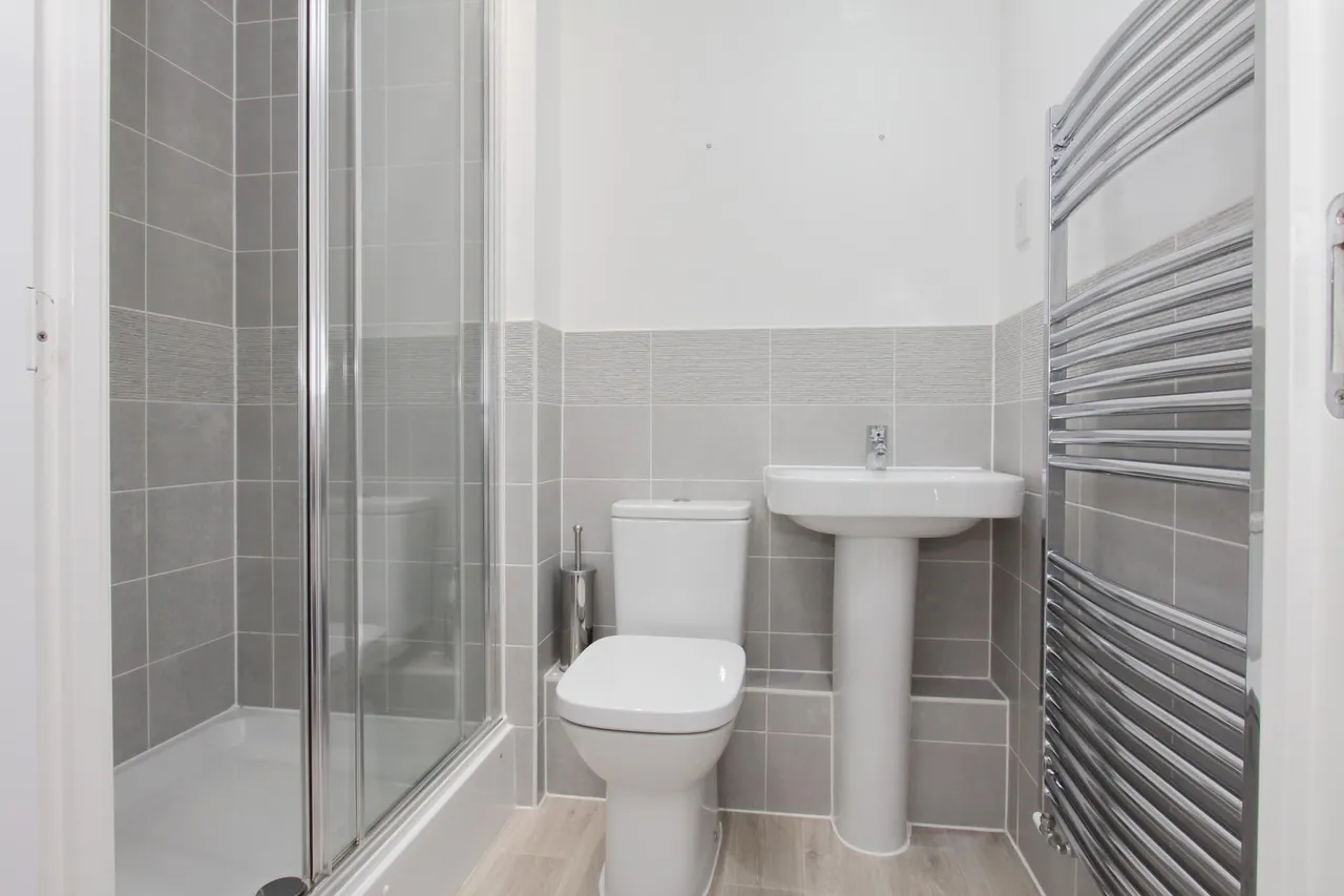 Draper Close, Augusta Park, Andover, SP11, photo 7