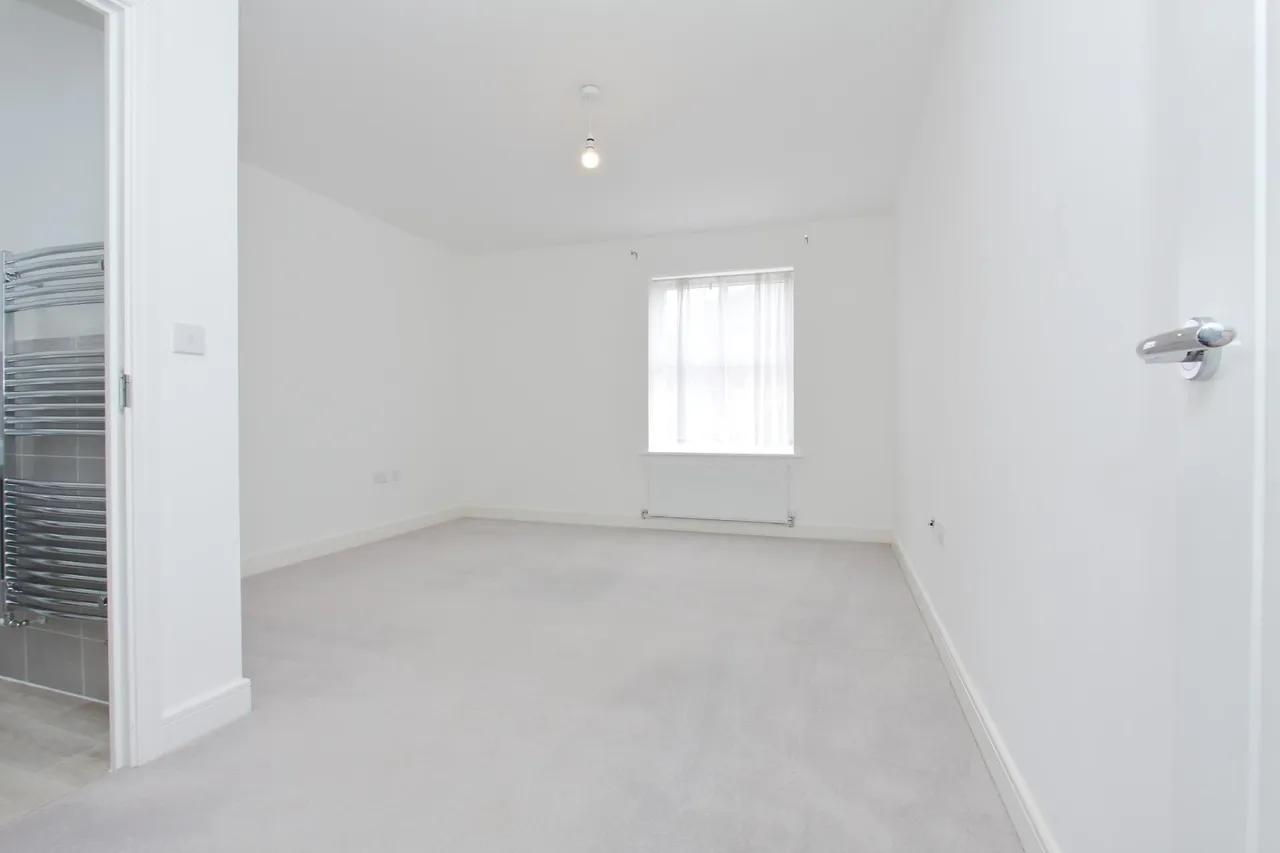 Draper Close, Augusta Park, Andover, SP11, photo 4