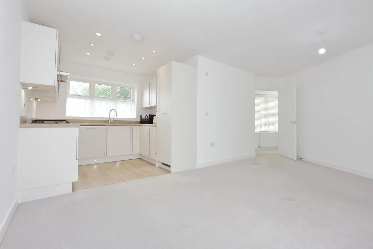 Draper Close, Augusta Park, Andover, SP11, photo 10