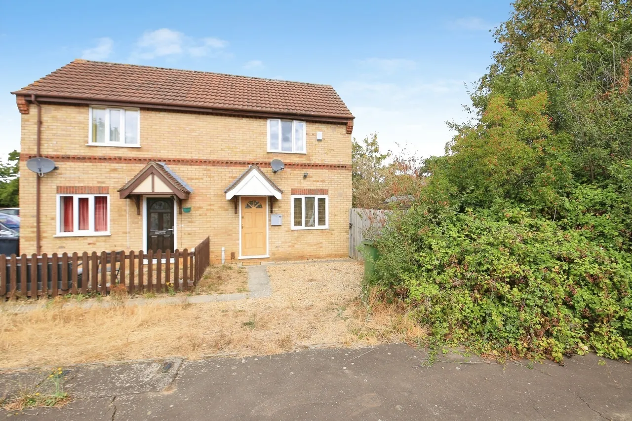1 bed house for sale — Meadenvale, Peterborough, Cambridgeshire, PE1
