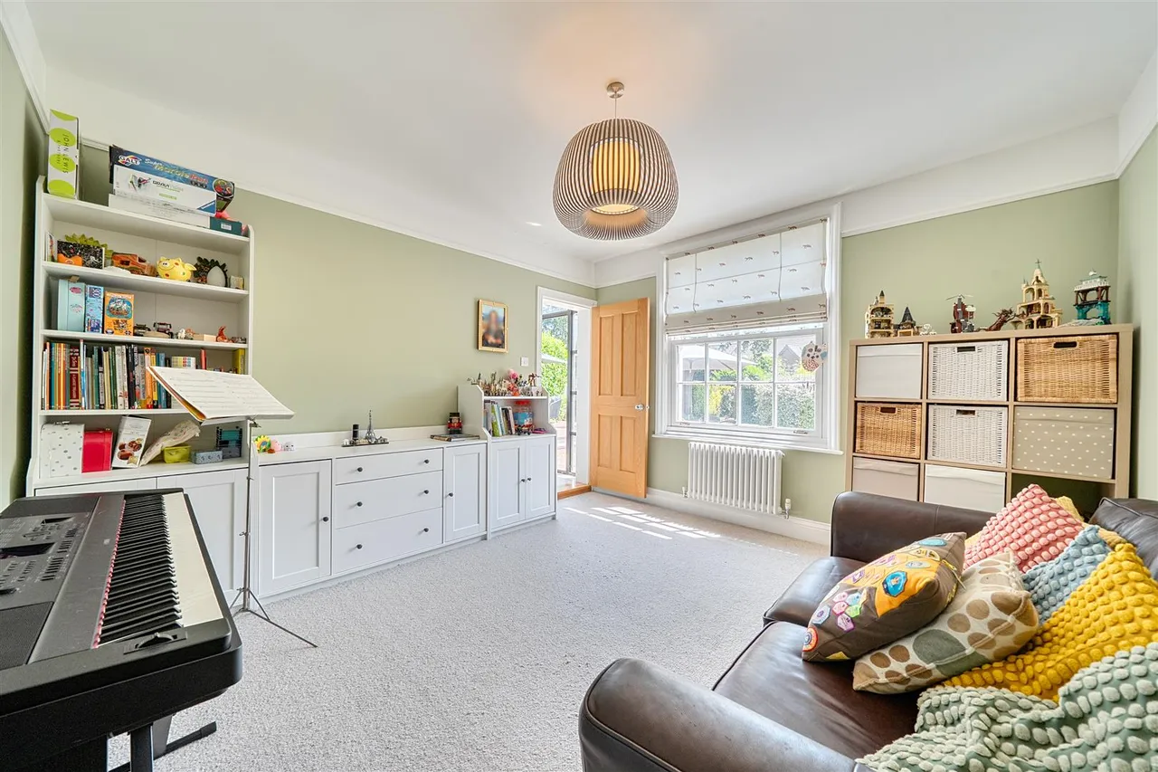 Sandringham Road, Fareham, photo 16