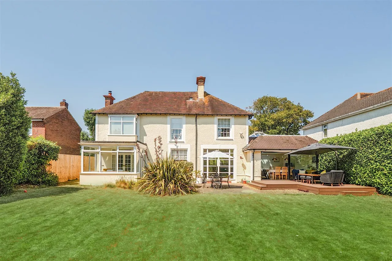 Sandringham Road, Fareham, photo 25
