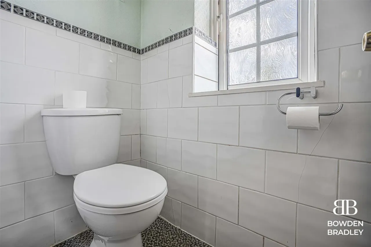 Theydon Grove, Woodford Green, IG8, photo 9