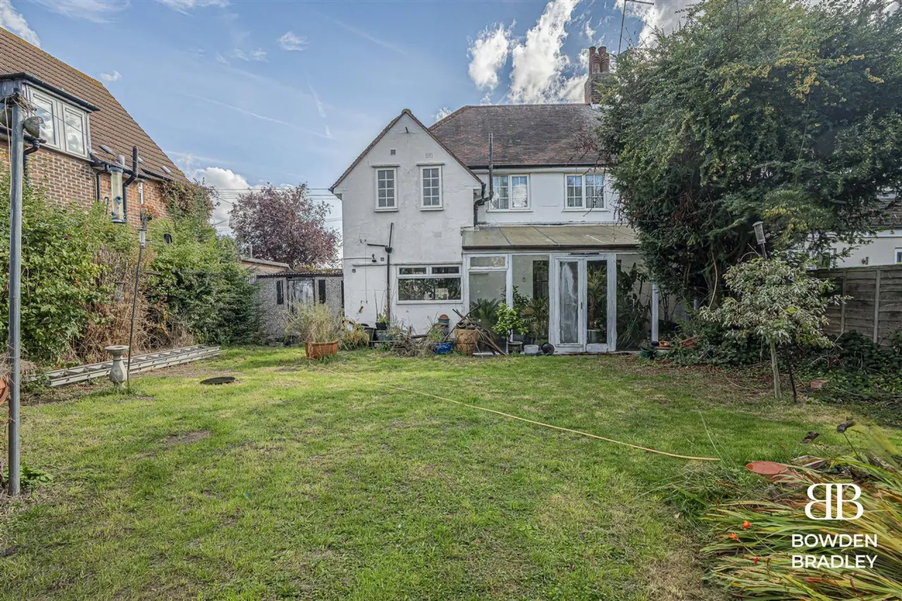 Theydon Grove, Woodford Green, IG8, photo 2