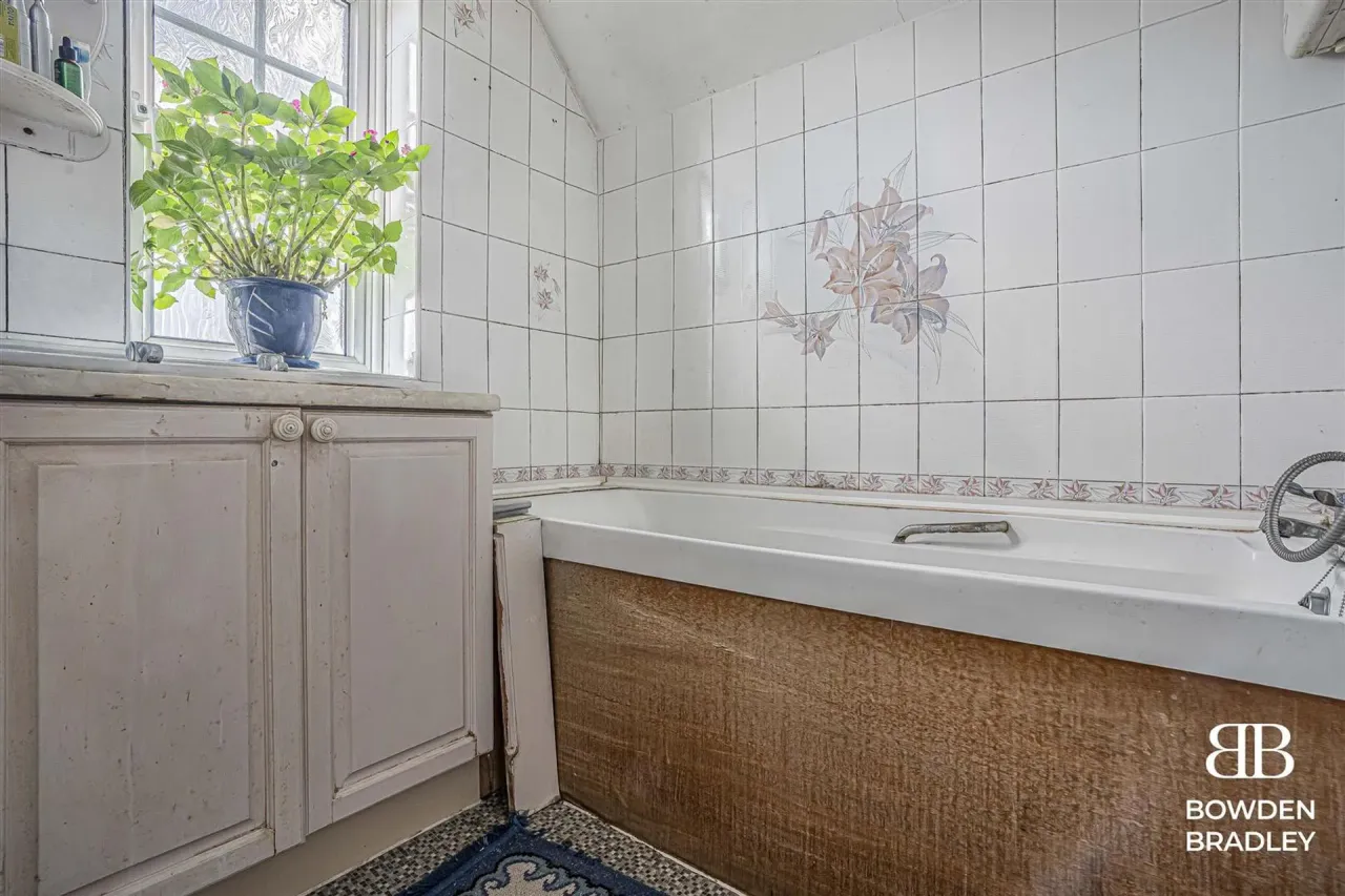 Theydon Grove, Woodford Green, IG8, photo 8