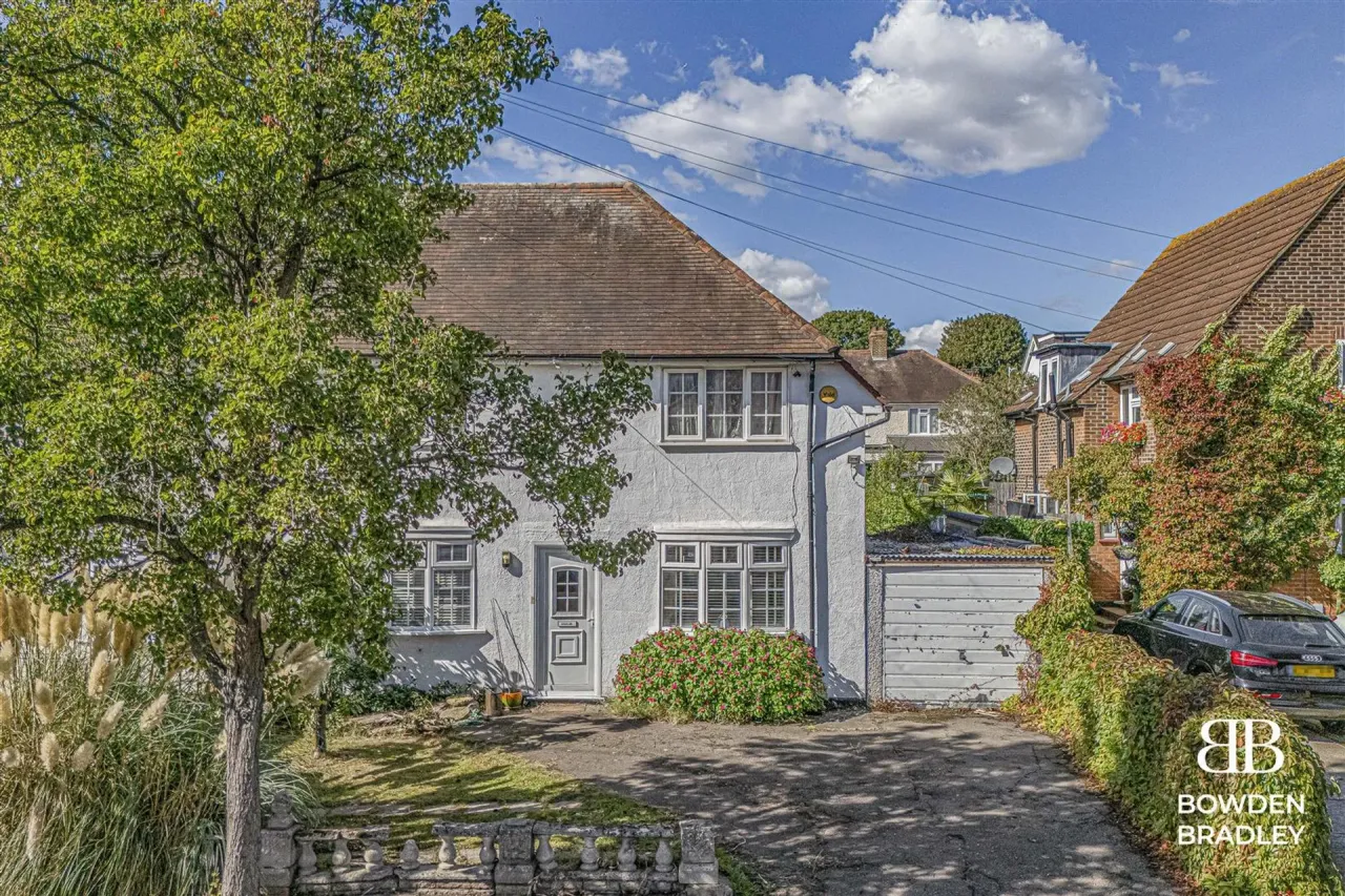 Theydon Grove, Woodford Green, IG8, photo 25